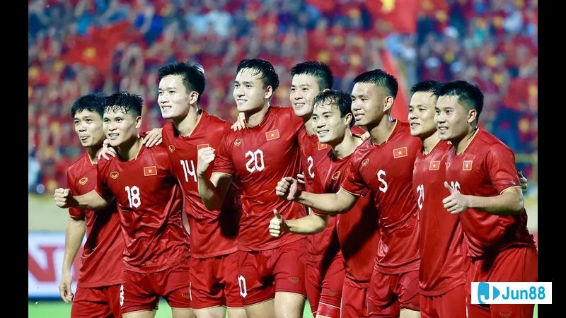 Tiểu sử và sự nghiệp ban đầu của Sao Việt Tiểu sử và sự nghiệp ban đầu của Sao Việt
